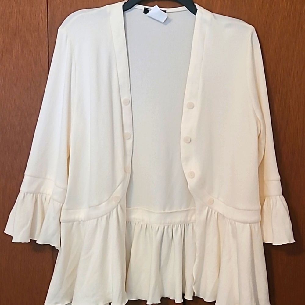 Bali ivory color ruffled cardigan sweater Sz M